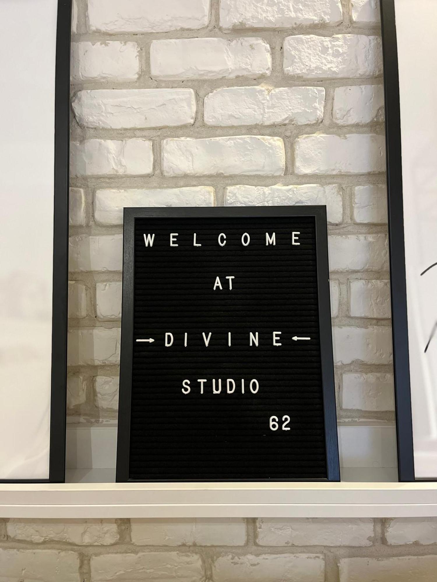 Divine Studio Fermei 62 Popesti-Leordeni Ngoại thất bức ảnh